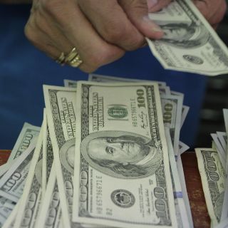 Dólar sigue al alza, se vende hasta en 19.10 pesos