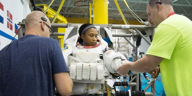 La NASA retira a astronauta afroestadounidense de misi&oacute;n a EEI