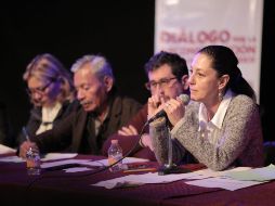 Sheinbaum exhortó al jefe de gobierno capitalino a realizar un fondo con el dinero que hay para la reconstrucción y contratar a directores responsables de obra. TWITTER / @Claudiashein