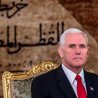 Mike Pence inicia su primera gira por Medio Oriente