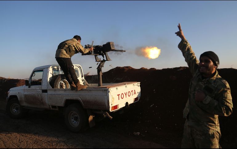 Al menos siete combatientes kurdosirios perecieron en combates y por los ataques aéreos y de artillería turcos. AFP/N. Al-Khatib