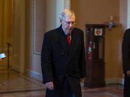 El líder republicano en el Senado, Mitch McConnell, propuso una votación para extender el financiamiento para el lunes. EFE / S. Thew