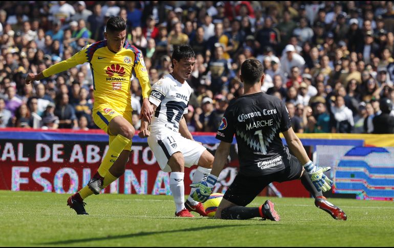 Los aficionados se quedaron con ganas de cantar los goles en uno de los partidos más esperados de la jornada 3. EFE/J. Núñez