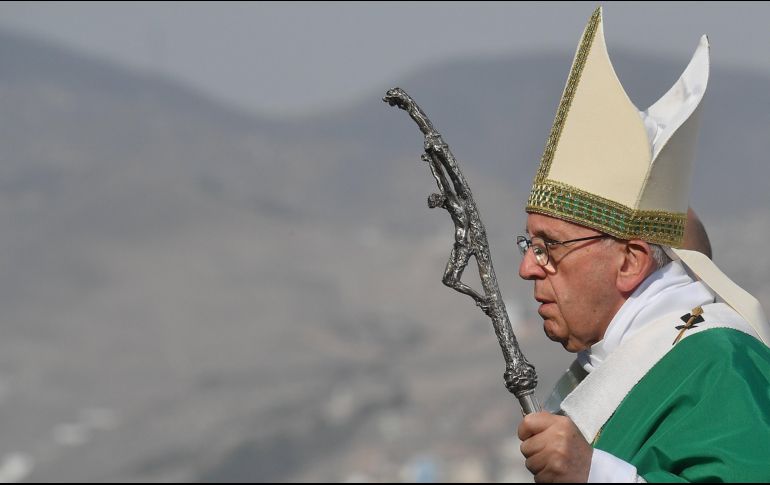 El Papa Francisco concluyó su visita a Perú con una misa en la base aérea Las Palmas. EFE / L. Zennaro