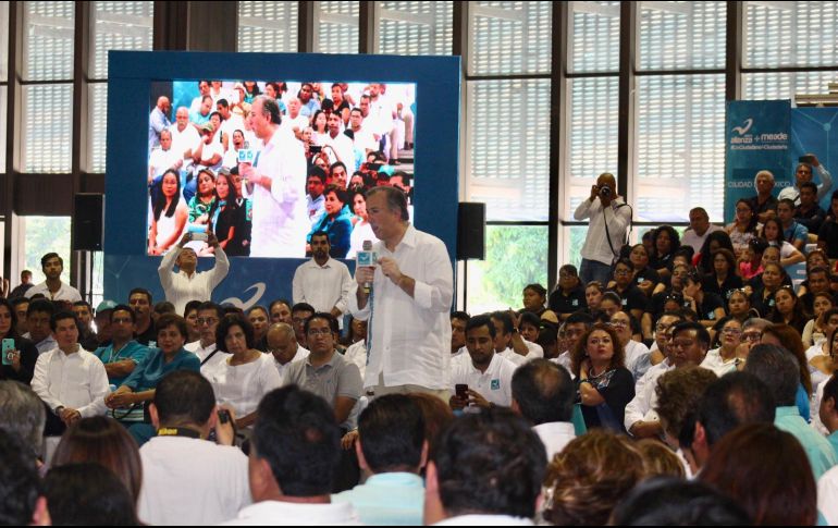 El encuentro ante miembros del partido Nueva Alianza de distintos estados, se llevó a cabo en Acapulco. NTX/ A. Covarrubias