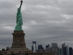 Medios locales recogieron las reacciones de decepción de algunos turistas al toparse con el anuncio del cierre. EFE/ ARCHIVO