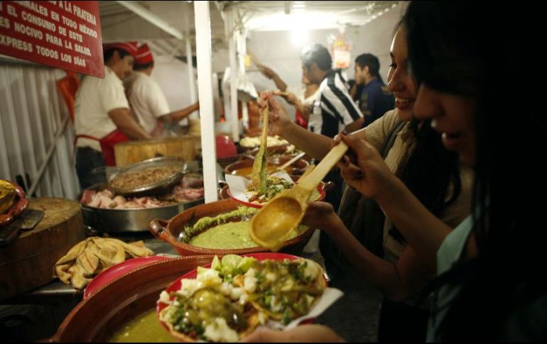De las salsas, las que más resaltan, por las preferencias del público, son la verde, la de jitomate, de chile habanero, el guacamole, la mexicana, las envasadas, la de chipotle, la ranchera, de chile morita y la borracha. AP / ARCHIVO