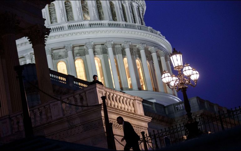 Los demócratas accedieron aprobar hoy en el Congreso fondos solo hasta el 8 de febrero a cambio de un acuerdo para regularizar a los “dreamers”. AFP / D. Angerer