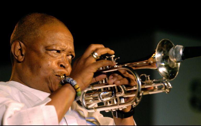 Masekela gozaba de una gran reputación internacional y participó en varios festivales de jazz. AFP/ARCHIVO