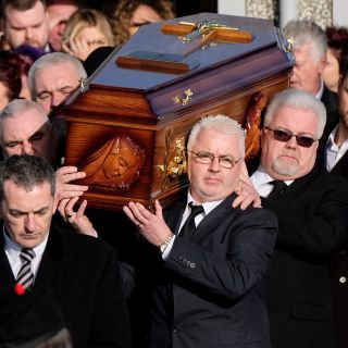 Dan el último adiós a Dolores O'Riordan