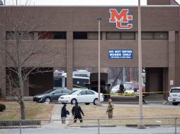 El agresor siguió disparando hasta que se quedó sin municiones y comenzó a correr, tratando de escapar. AP / R. Hermens