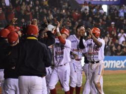El puertorriqueño Jovan Rosa, en la cuarta entrada, y el sonorense Alejandro González en la séptima pegaron jonrón. TWITTER/@OficialMayos