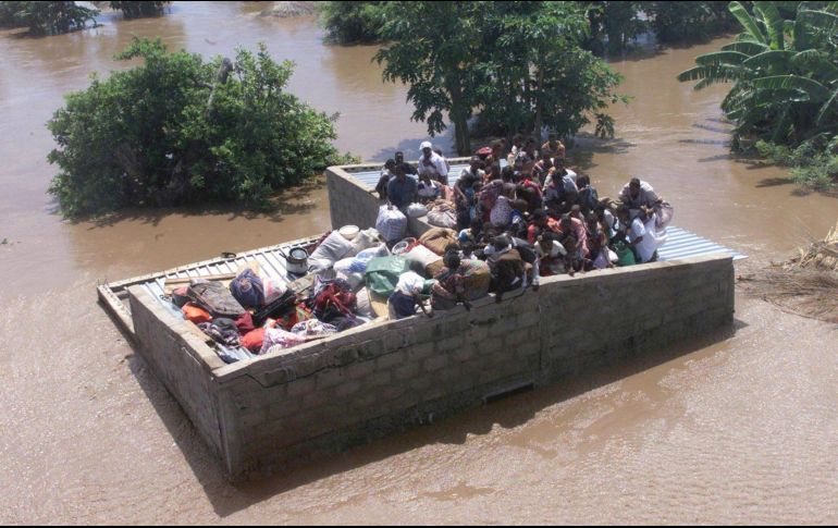 Nueve personas fallecieron por el desmoronamiento de muros y viviendas, y otra fue arrastrada por las aguas en la provincia de Nampula. AP/ARCHIVO