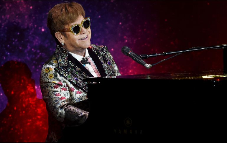 Elton hace el anuncio después de un breve concierto que brindó en una sala de Nueva York. AP/E. Agostini