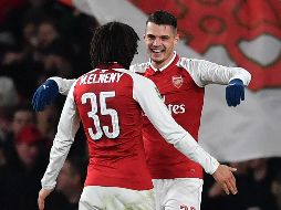 La victoria da ánimo al Arsenal, que hasta ahora ha ofrecido una titubeante temporada. AFP/B. Stansall