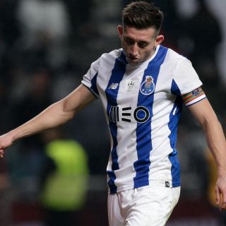 Héctor Herrera falla un penal y Porto queda fuera de la Copa