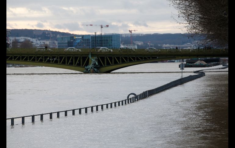 Se prevé que el Sena siga creciendo y alcance 6.10 metros para el sábado, el mismo nivel que alcanzó en la inundación de junio del 2016