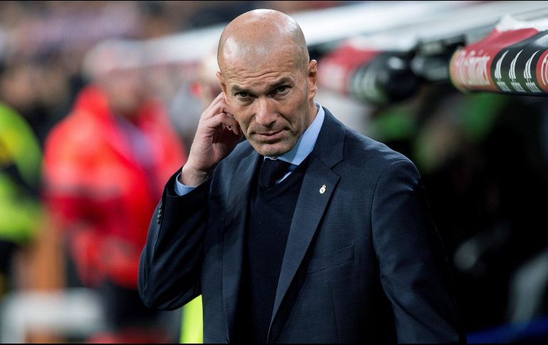 Zidane admite que vivió su peor noche en el banquillo del Real Madrid. EFE/R. Jiménez