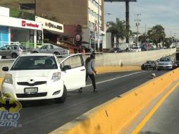 La fotografía divulgada por Tráfico ZMG causó polémica. Mientras algunos aplaudían el acto, otros la llamaron 