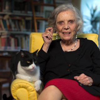 Elena Poniatowska recibe Premio Clementina Díaz y de Ovando