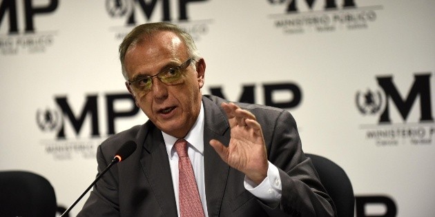 Detienen a ex ministro de Defensa de Guatemala por corrupci&oacute;n