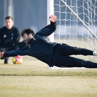 Buffon podría jugar una temporada más con la Juventus