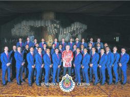 El Guadalajara dio a conocer su foto oficial del Clausura 2016. ESPECIAL / @Chivas