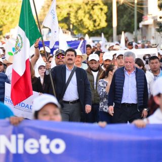 Caravana ha tocado a "la burocracia de Hacienda": Corral