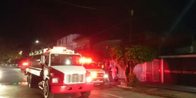 Sofocan incendio en colonia Independencia de Guadalajara