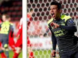 Lozano anotó el primer gol del partido al minuto cuatro. TWITTER/@PSV