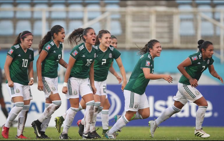 México celebra la victoria en tanda de penaltis. MEXSPORT/C. Crane