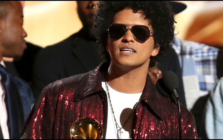 Bruno Mars demostró que, con su disco “24K Magic”, es capaz de encumbrarse en lo más alto del mundo sonoro.