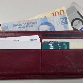 Seis de cada 10 mexicanos se endeudan por una mala administración