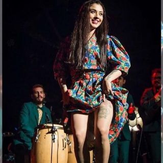 Mon Laferte presume sus piernas en Instagram