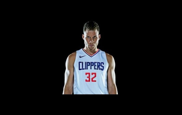 El acuerdo es una sorpresa porque Griffin firmó un contrato de cinco años en la temporada baja para quedarse con los Clippers. TWITTER / @blakegriffin32