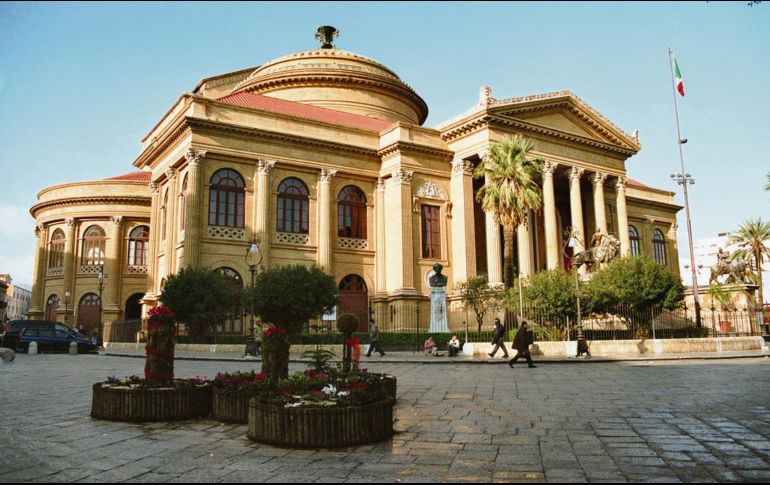 Arquitectura. El Teatro Massimo, en la ciudad italiana, fue la sede del anuncio. ESPECIAL/WIKIMEDIA