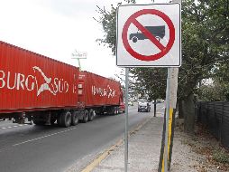 Transportistas pidieron al Gobierno del Estado tres paradores para poder detenerse durante el  horario de restricción en las entradas de la ZMG. EL INFORMADOR / ARCHIVO