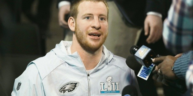 Carson Wentz, de &ldquo;MVP&rdquo; a porrista