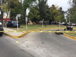 El fallecido intentaba huir, al parecer después de haber robado el teléfono celular de un automovilista. ESPECIAL