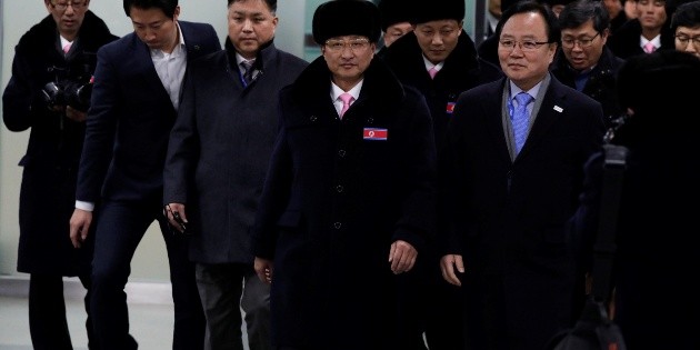 Delegaci&oacute;n de atletas norcoreanos llega al Sur