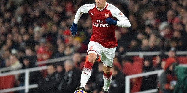 Mesut &Ouml;zil renueva contrato con el Arsenal