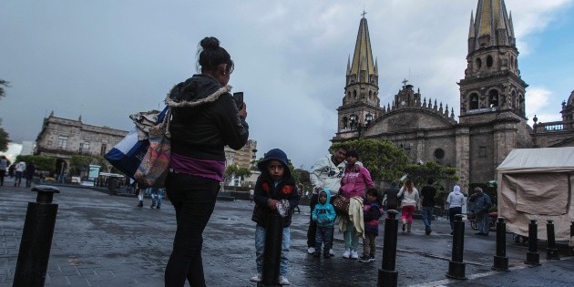Predominan fr&iacute;o y nublados en la ZMG