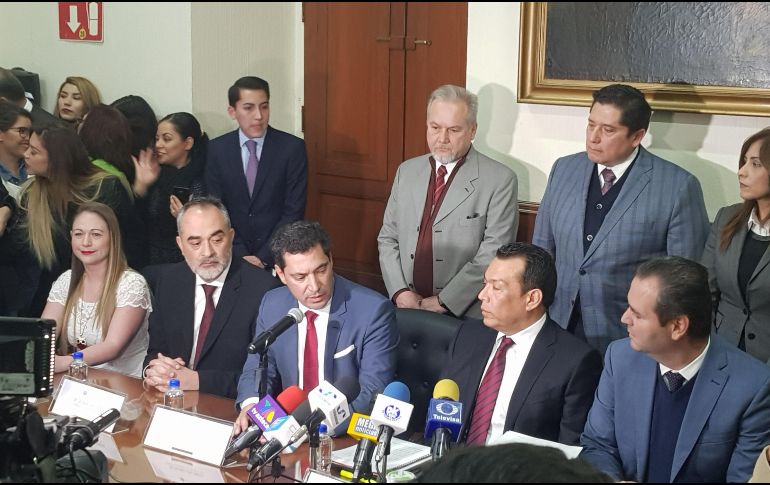 El documento fue recibido por los coordinadores parlamentarios y el vicepresidente de la Mesa Directiva del Congreso. EL INFORMADOR / R. Rivas