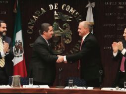 Xavier Orendáin (izquierda) sustituye a Fernando Topete Dávila al frente del organismo empresarial. ESPECIAL