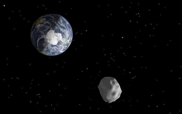 Aunque está categorizado como potencialmente peligroso, el asteroide no representa una amenaza real de colisión en el futuro previsible. EFE / ARCHIVO