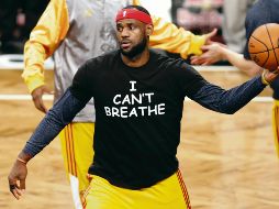 Molesto. LeBron no piensa salir de los Cavaliers. AP