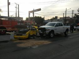 Por el momento se presentan restricciones viales en la zona. ESPECIAL/ Protección Civil y Bomberos de Guadalajara