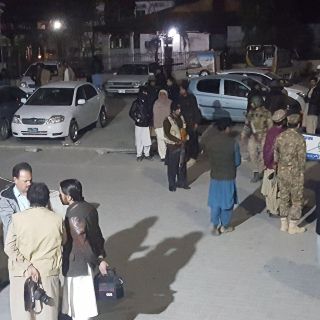 Mueren 11 soldados tras ataque a un campo militar en Pakistán