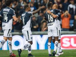 Jugadores de Rayados celebran su triunfo ante León. MEXSPORT/J. Martínez
