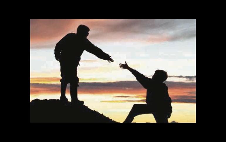 Cada uno de nosotros está llamado a llevar la palabra de Dios a todos los hombres, especialmente al que sufre. ESPECIAL